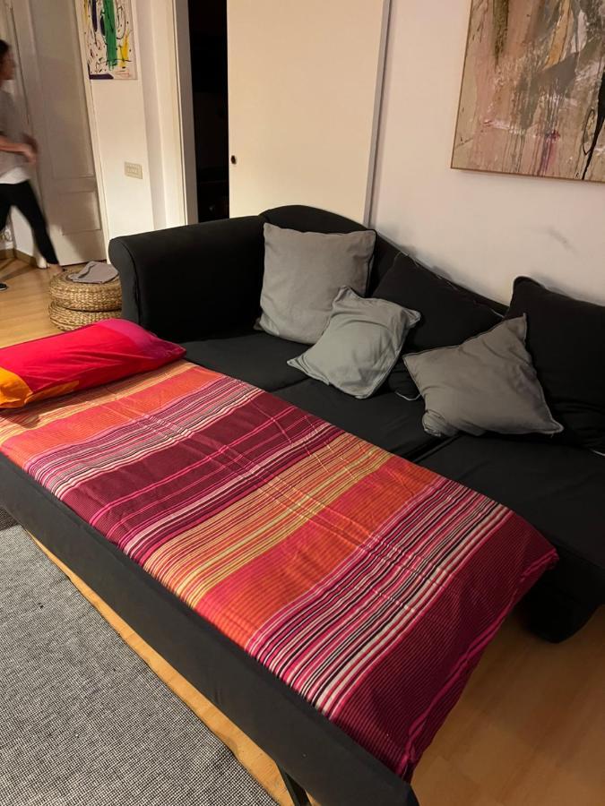 Lovely Art 2 Bedroom Flat Next To Metro Station Lodi Appartement
