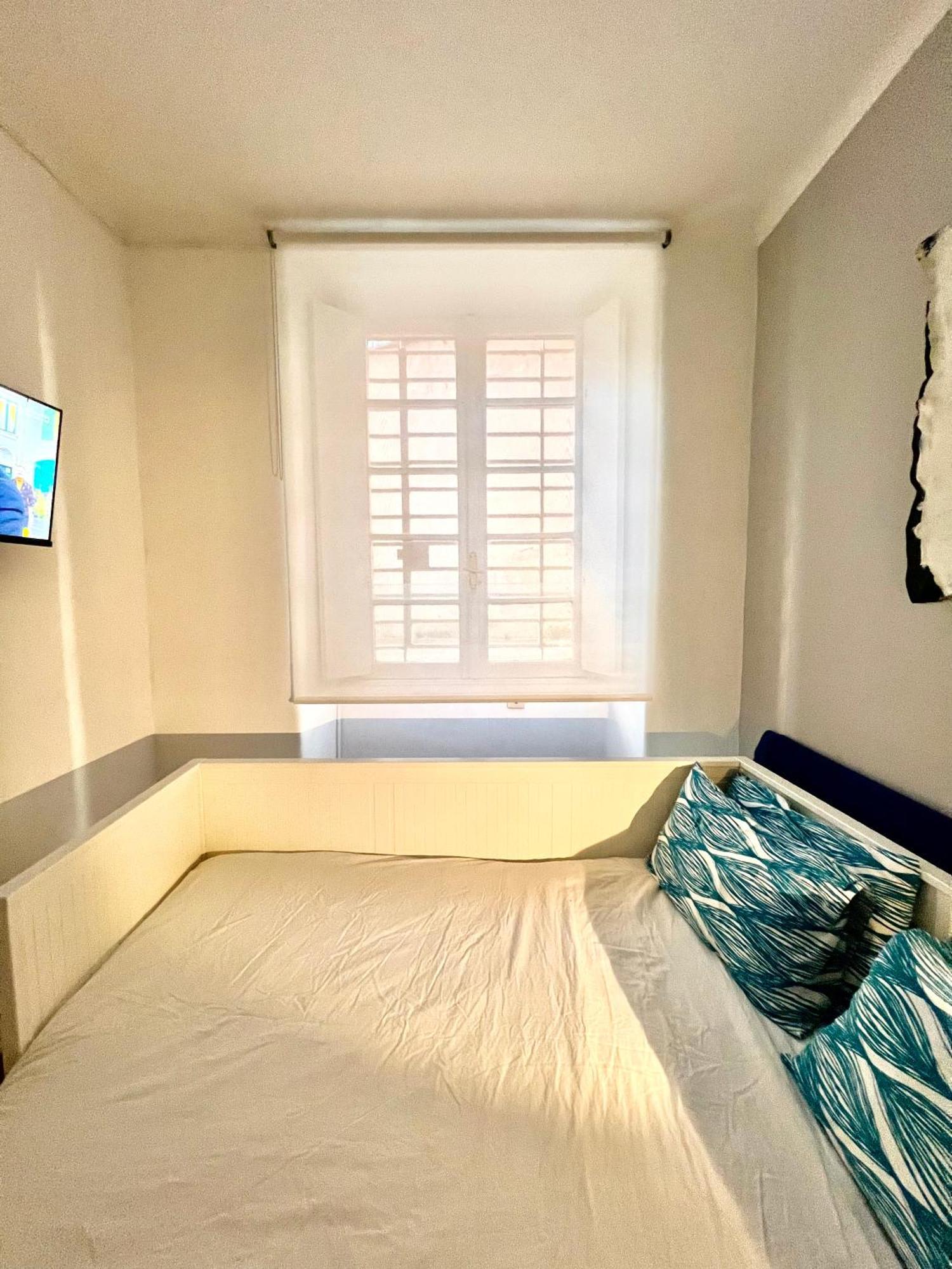 Appartement Lovely Art 2 Bedroom Flat Next To Metro Station Lodi *