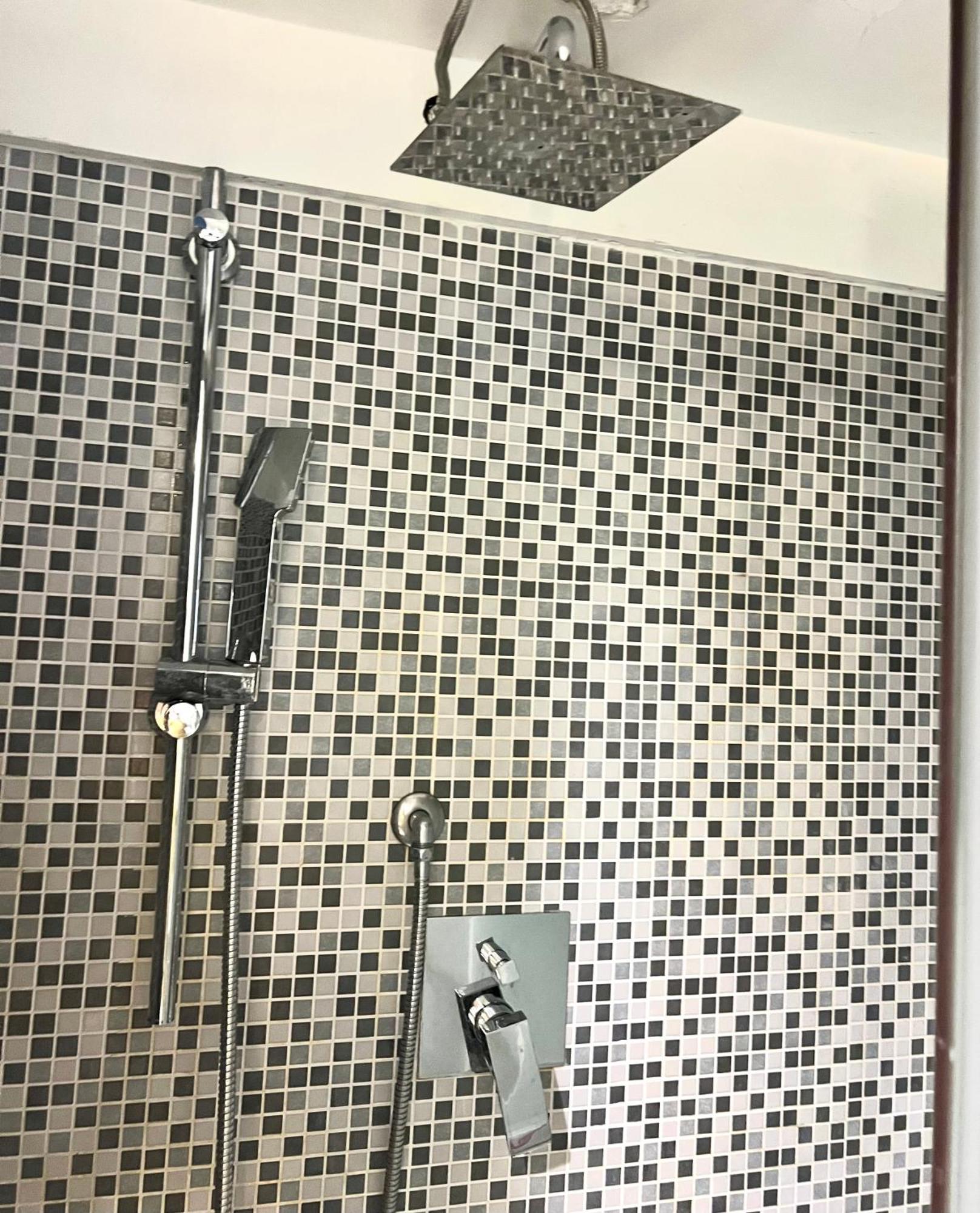 Lovely Art 2 Bedroom Flat Next To Metro Station Lodi Appartement